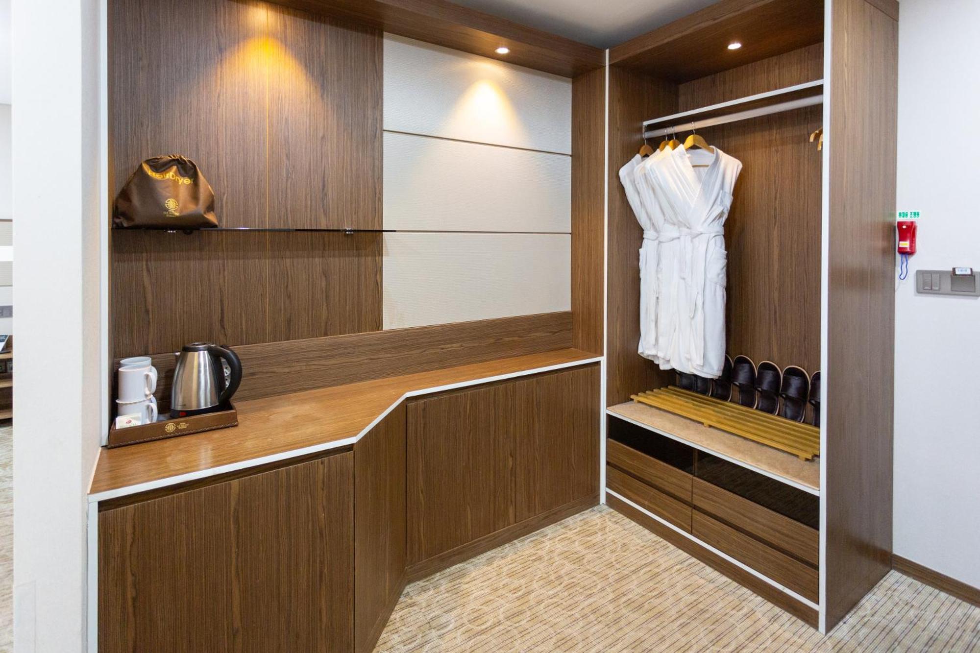 Hotel The Recenz Dongdaemun 4*